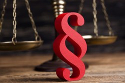 Więzienie za podważanie sędziego? Nowy projekt prezydenta rozpala debatę o sądach