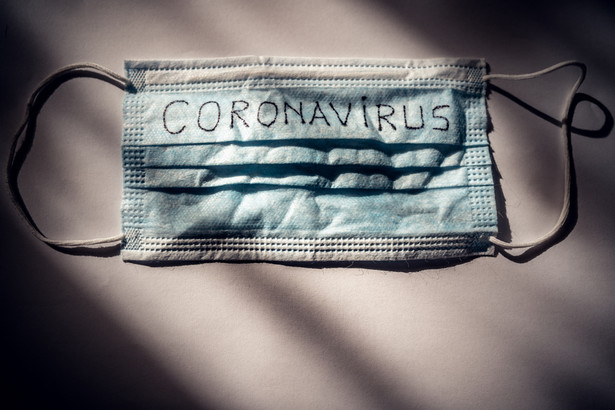 Koronawirus na Węgrzech: Od poniedziałku w sklepach i taksówkach Budapesztu obowiązkowe maseczki