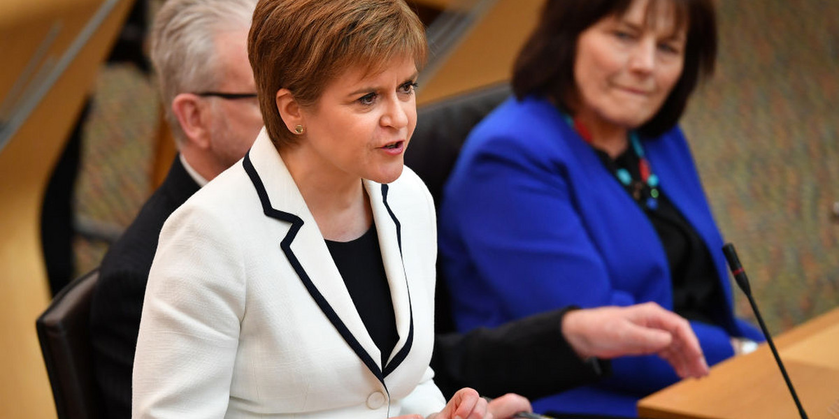 Stojąca na czele proniepodległościowej Szkockiej Partii Narodowej Nicola Sturgeon zapowiedziała, że jej rząd rozpocznie prace nad ustawą regulującą zasady drugiego referendum. Miała by być przyjęta przez parlament przed końcem 2019 r.