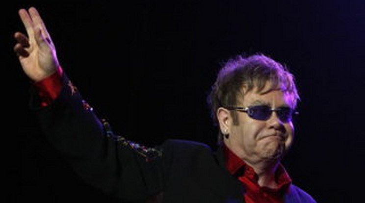 Beszólt a koncerten Elton John