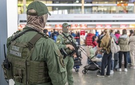 akt-dywersji-na-lotnisku-im-chopina-sluzby-przez-5-godzin-nie-mogly-podjac-decyzji-o-zatrzymaniu-podejrzanego