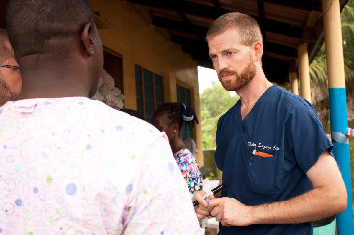 Wirus Ebola opuści Afrykę? Samolot zabierze do USA kolejną chorą