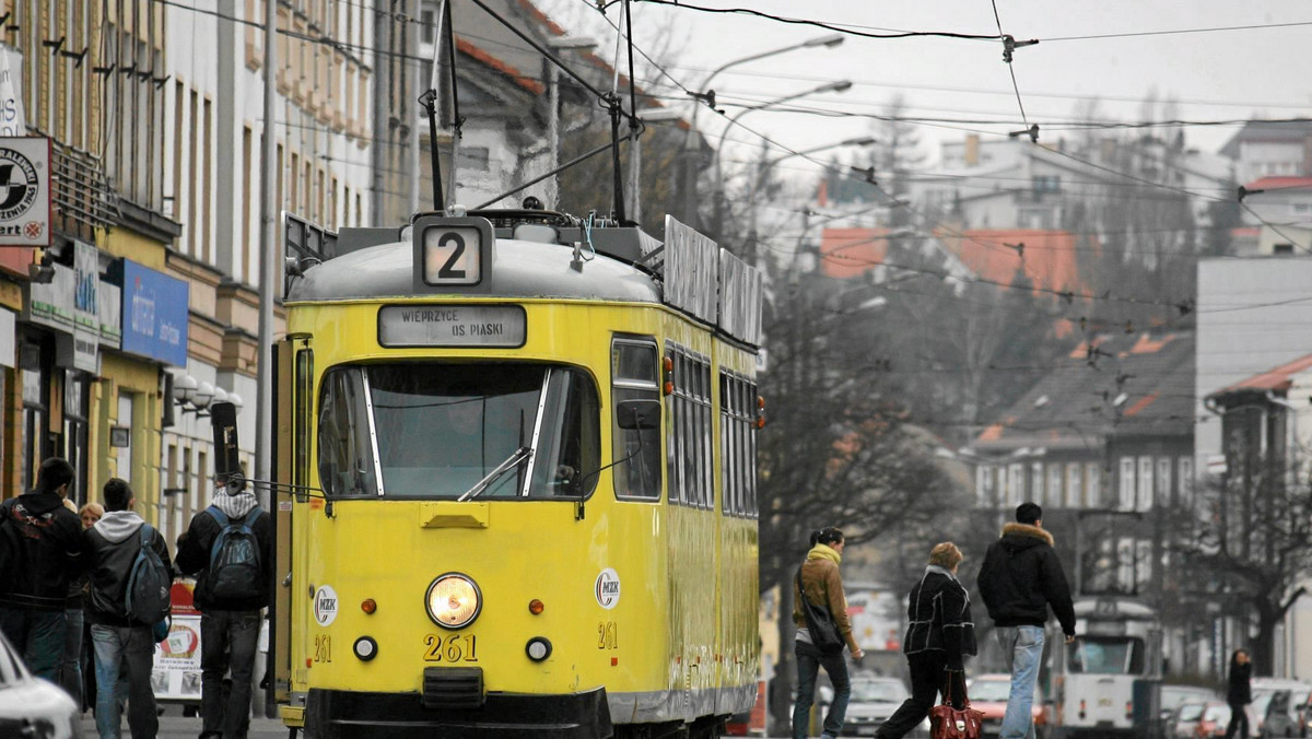 Po ponad dwóch tygodniach zakończono remont torowisk - informuje portal gazetalubuska.pl.