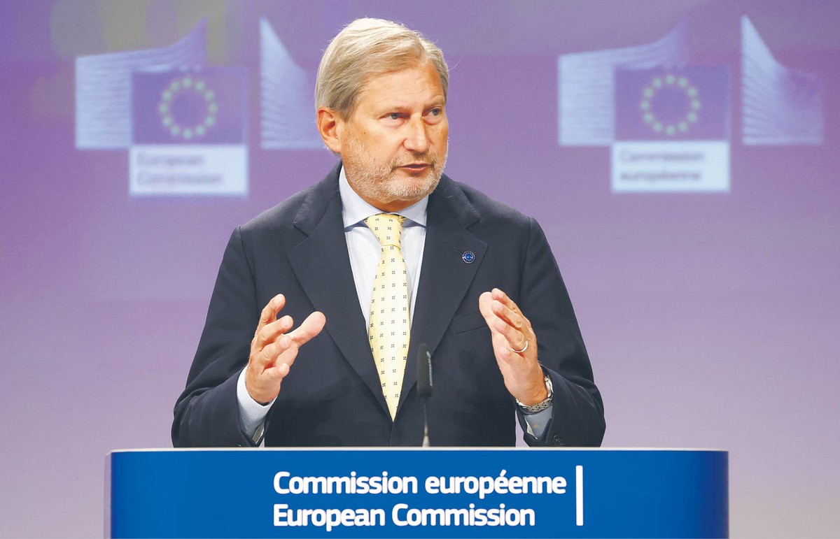 Unijny komisarz ds. budżetu Johannes Hahn ogłasza propozycję Komisji Europejskiej
