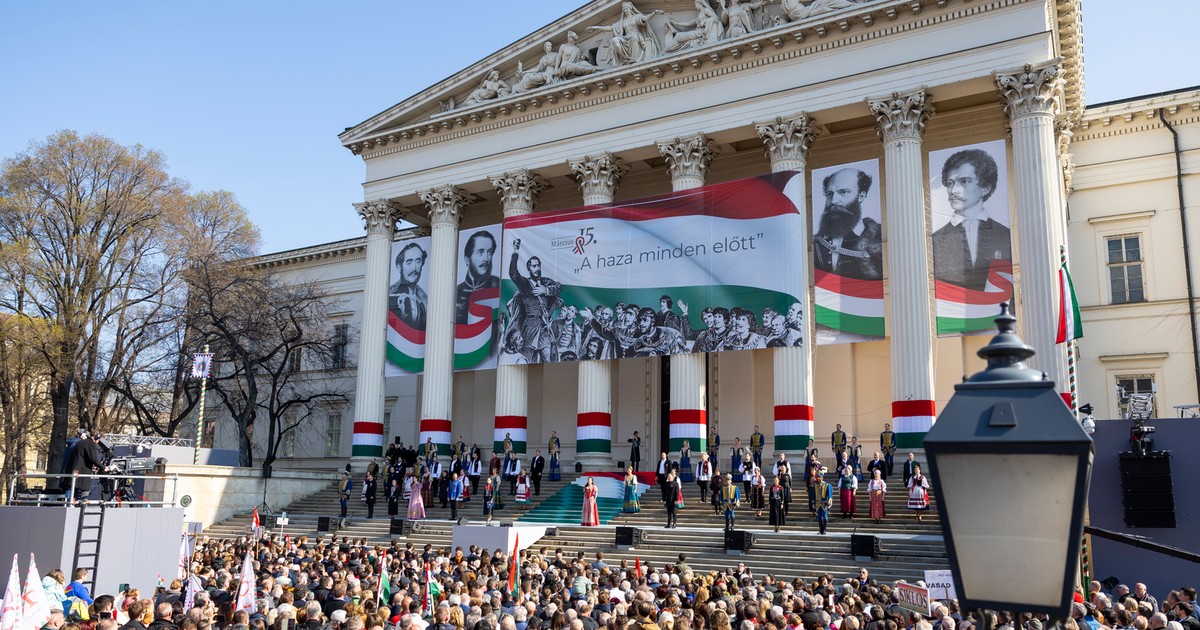 Programok március 15-ére: Orbán a Múzeumkertben, Magyar Péter az Andrássy úton mond beszédet – Mutatjuk a tudnivalókat