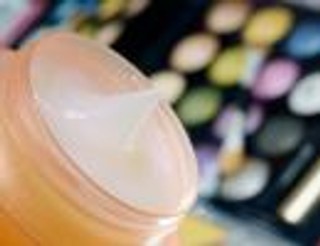 Kosmetyki mniej „ekologiczne”. Przynajmniej na opakowaniach