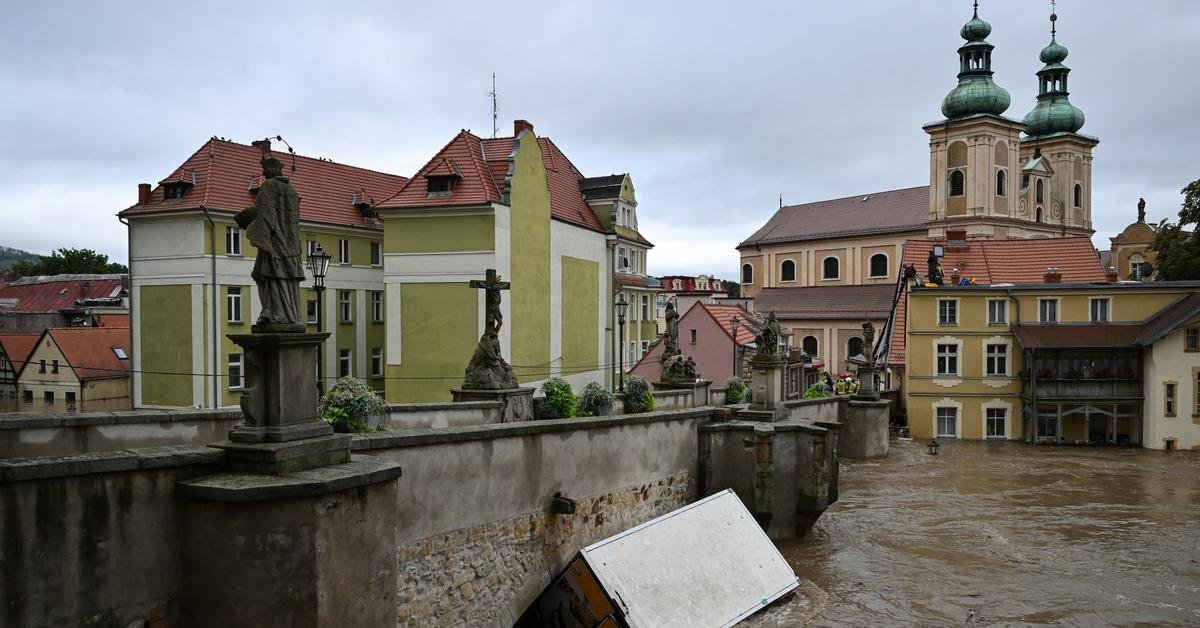  Ewakuacja w Stroniu Śląskim: Życie mieszkańców zagrożone