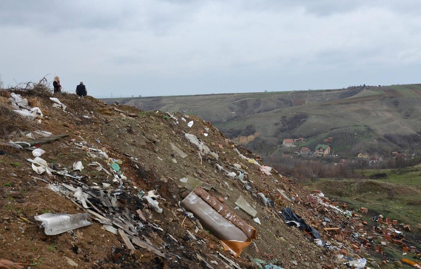 Novi Sad109 fruska gora divlja deponija kod Bukovca 