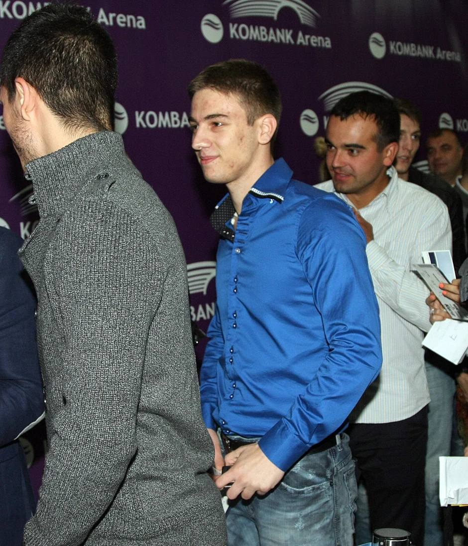 Aleksandar Mitrović, sin vlasnika „Pinka“ Željka Mitrovića, kobne večeri 18. jula 2013. vozio je beli džip marke BMW. Vozilo se i sada nalazi na parkingu MUP-a Srbije.