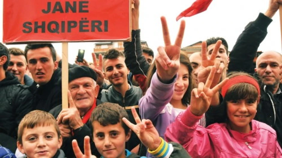 Na svim političkim skupovima u Preševu isturaju decu u prve redove