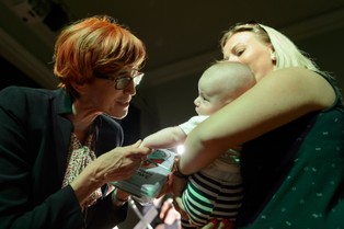 Rafalska: Ojcem 500 plus jest Jarosław Kaczyński, matką Beata Szydło