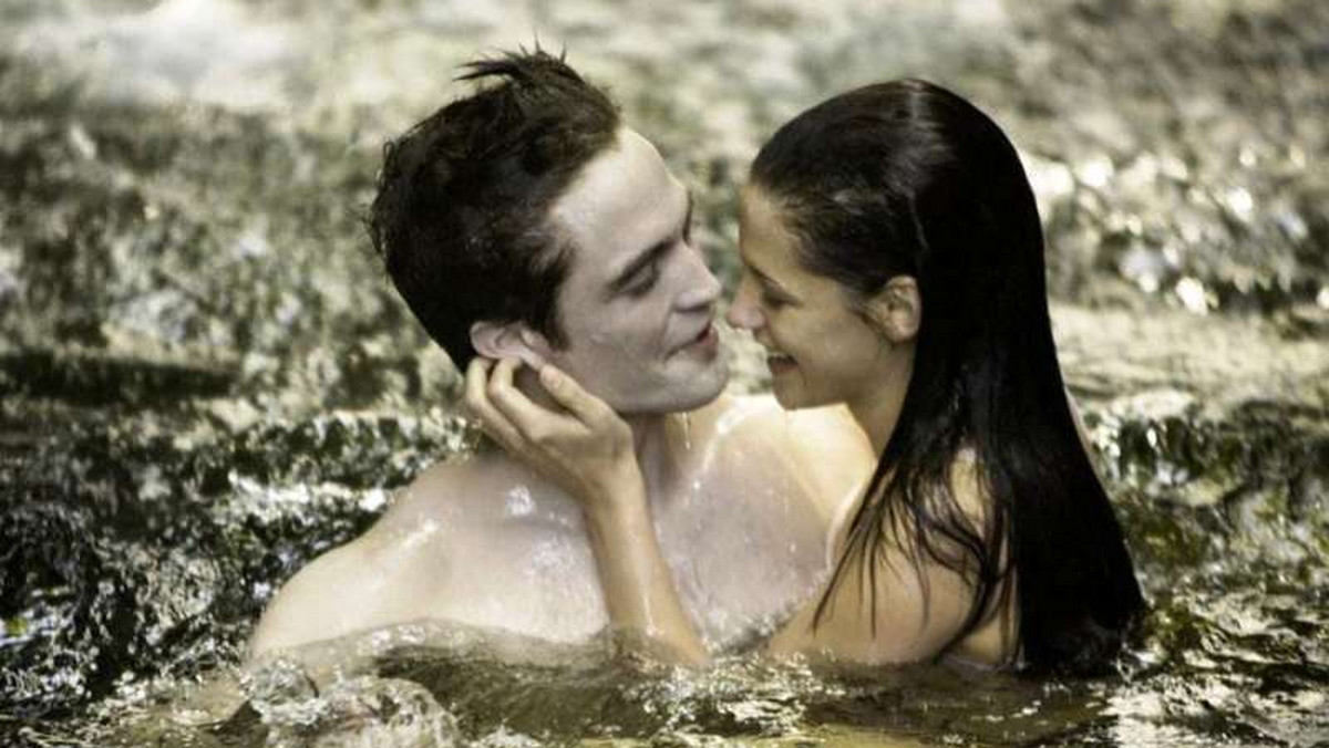 25-letni Robert Pattinson zabrał głos w sprawie scen seksu z Kristen Stewart w filmie "Saga Zmierzch: Przed świtem". - W tych scenach nie ma nic romantycznego - powiedział w wywiadzie dla portalu Parade.