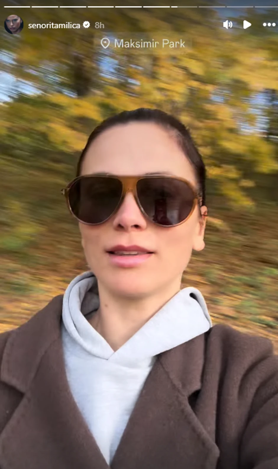 Milica Pavlović šeta bez trunke šminke