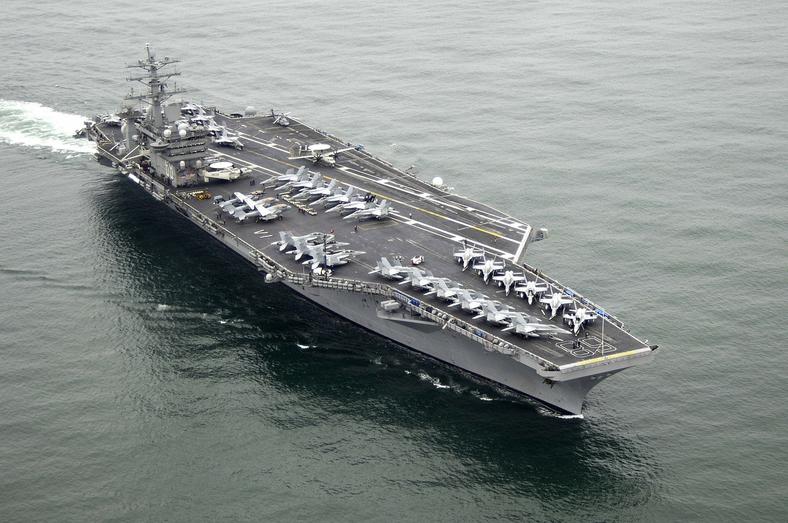 Lotniskowiec USS Nimitz