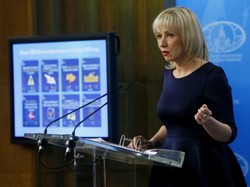 Rzeczniczka rosyjskiego MSZ w sukience, której dołu lepiej byłoby nie widzieć. FOTO