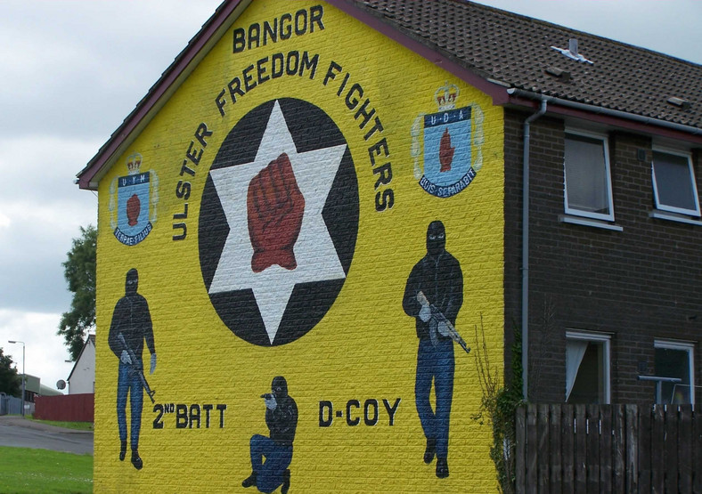 Mural opowiadającej się za pozostaniem Irlandii Północnej w składzie Zjednoczonego Królestwa organizacji terrorystycznej UFF w Bangor w Irlandii Północnej