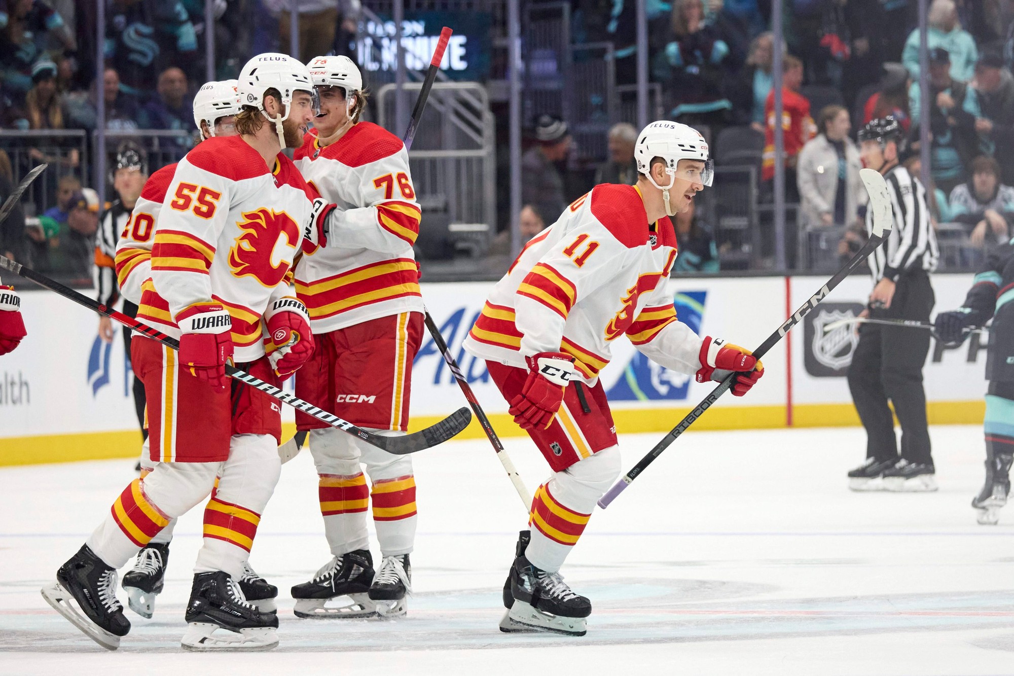 Martin Pospíšil sa teší z prvého gólu v NHL.