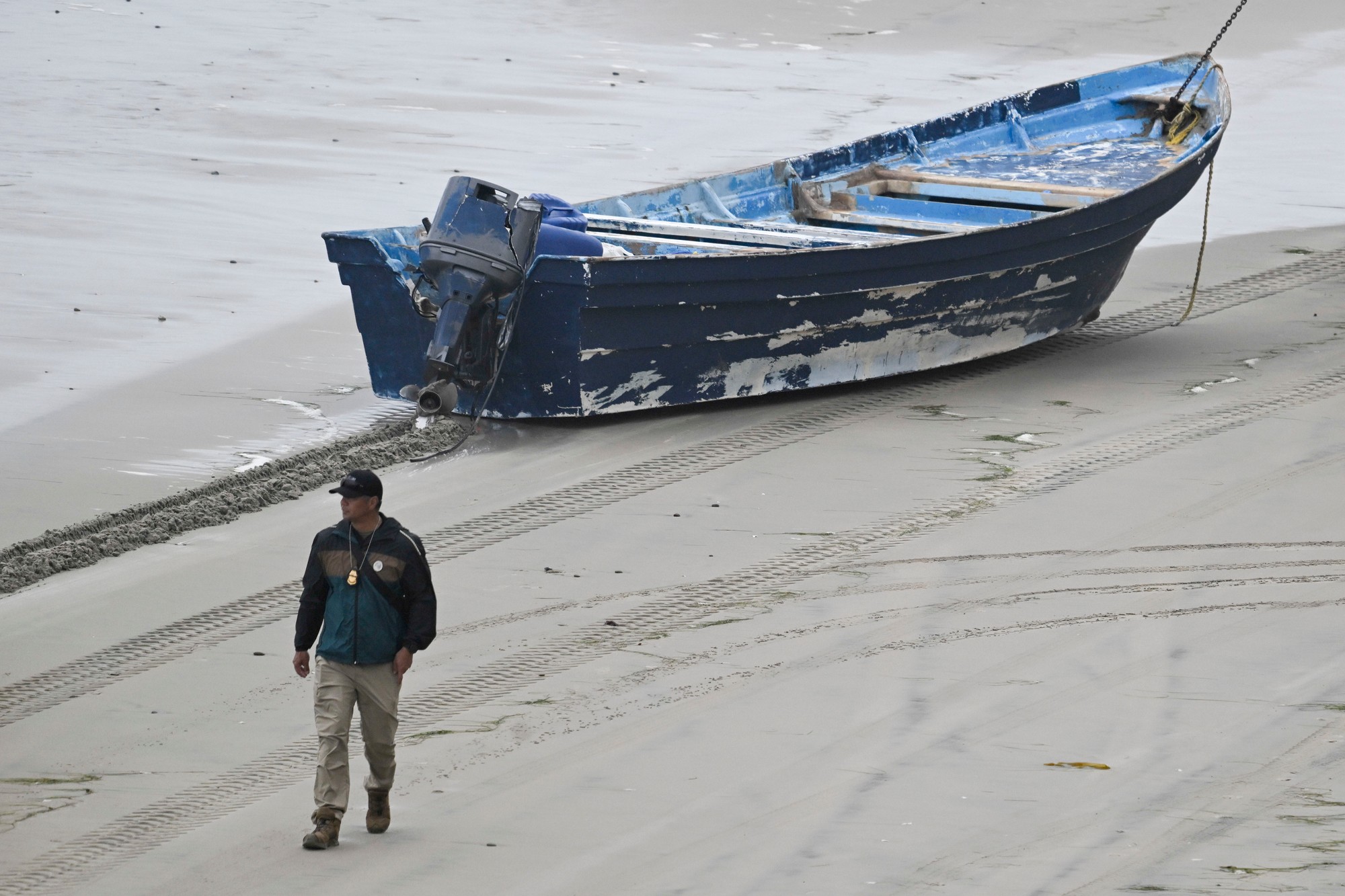 California Capsized Boat343002127674