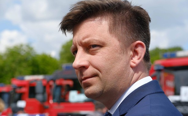 Warszawa, 04.06.2020. Szef KPRM, minister - członek Rady Ministrów Michał Dworczyk podczas briefingu prasowego na terenie siedziby Służby Ochrony Państwa przy ul. Podchorążych w Warszawie, 4. bm. w związku z przekazaniem darów rządu polskiego dla Białorusi. (mm/dw) PAP/Mateusz Marek