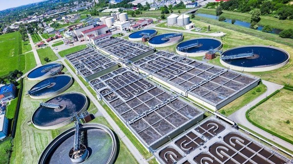Trwają prace w oczyszczalni ścieków Płaszów. To jedna z dwóch centralnych oczyszczalni w Krakowie i jedna z największych w Polsce. 