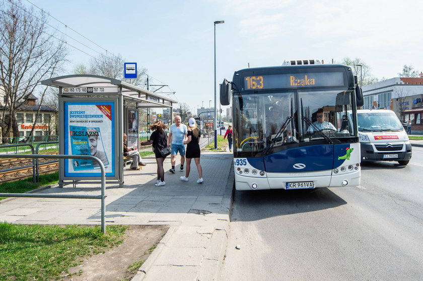 Bezpieczna odległość od przystanku