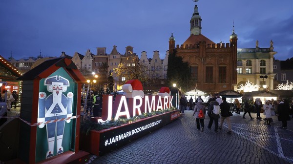 Jarmark Bożonarodzeniowy zacznie działać 22 listopada. Jego uroczyste otwarcie zaplanowano dzień później, 23 listopada o godz. 16.00, kiedy zacznie się jarmarkowa parada.