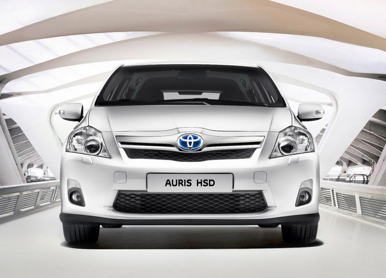 Toyota Auris HSD spala 3,8 l/100 km. Oby tylko potrafiła hamować