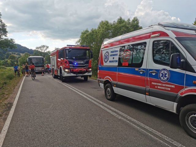 Nauczyciele z okolic Olsztyna ranni w wypadku autokaru na Dolnym Śląsku [ZDJĘCIA]