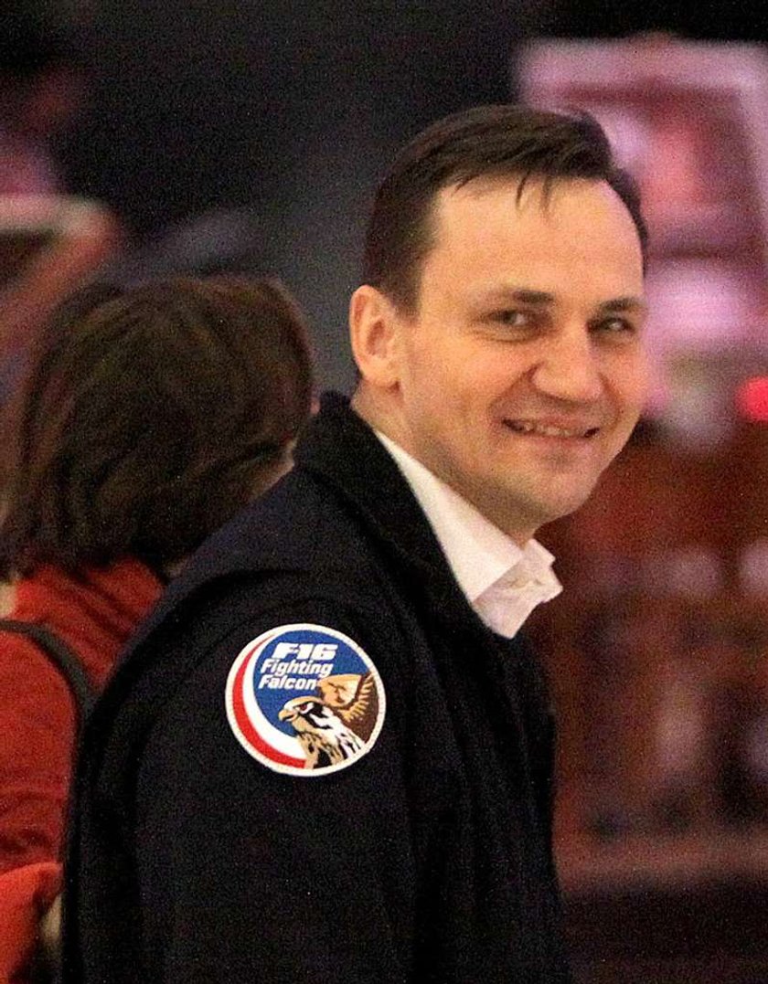 Sikorski pokazał żonie byłą dziewczynę!