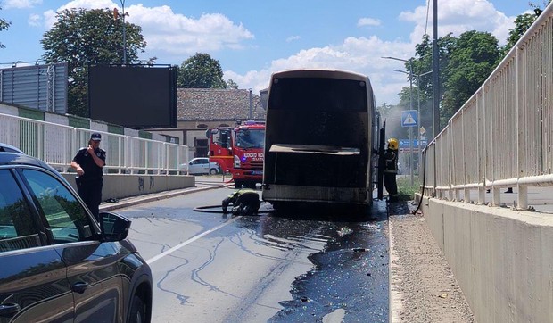 Izgoreo autobus u Inđiji