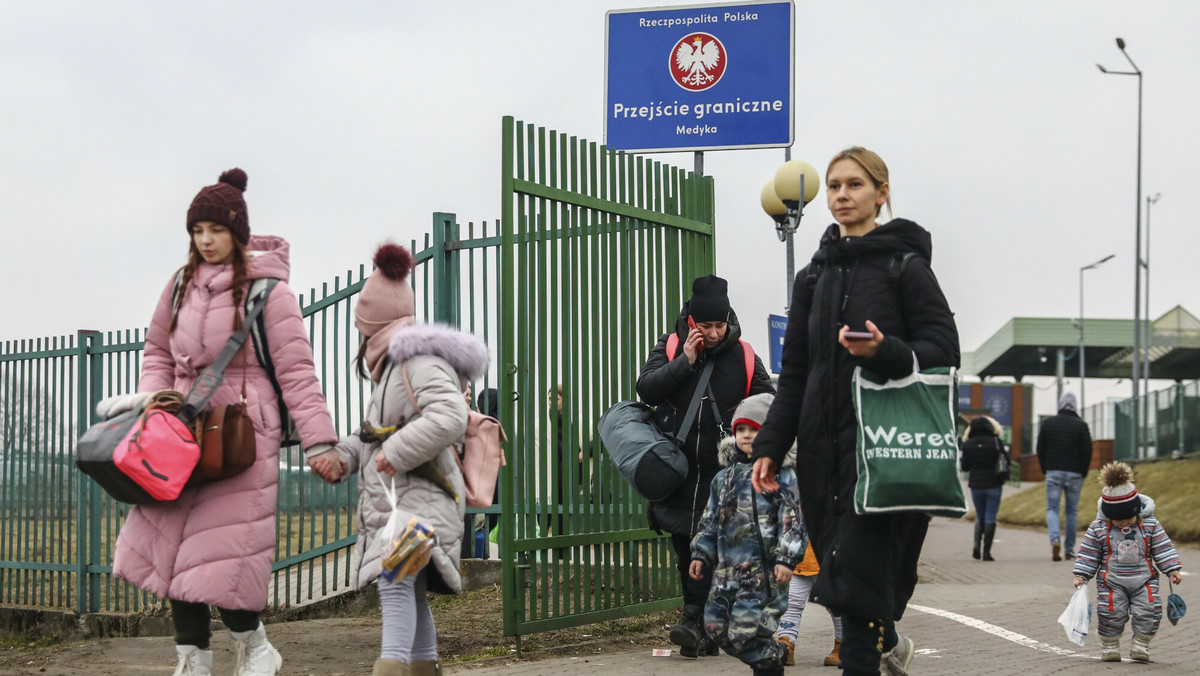 Українці, які приїдуть до Польщі, отримають першу фінансову підтримку. - Після належної реєстрації ви зможете отримати 300 злотих для початку.