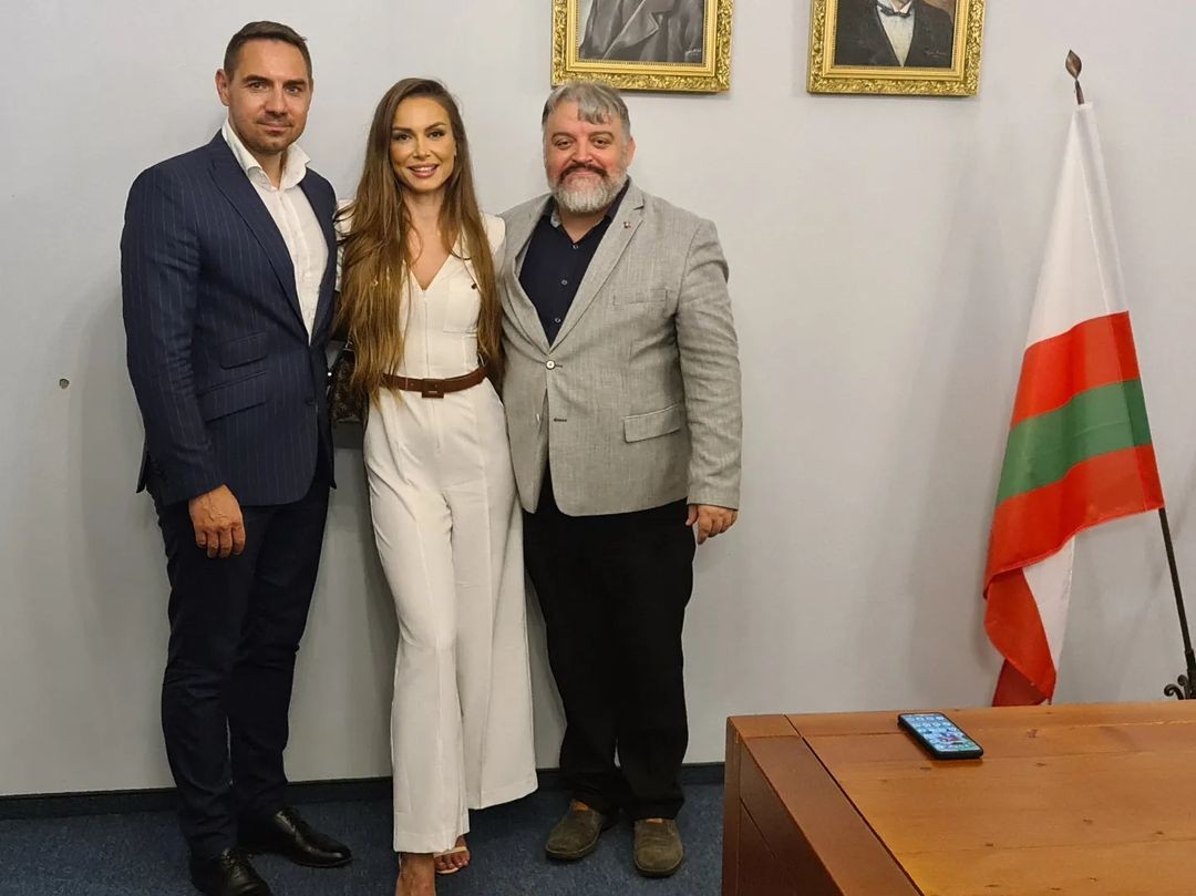 Oslavy zvrchovanosti SR - György Gyimesi, Stanka Lučková a Eduard Chmelár.