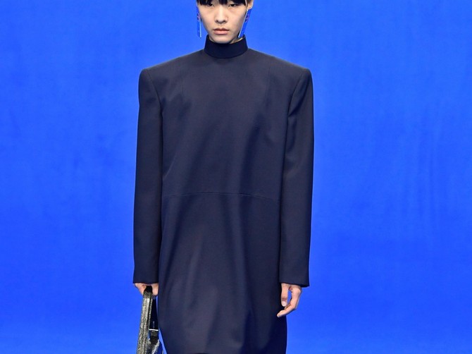 Sporni model obuće iz nove kolekcije modne kuće "Balenciaga"