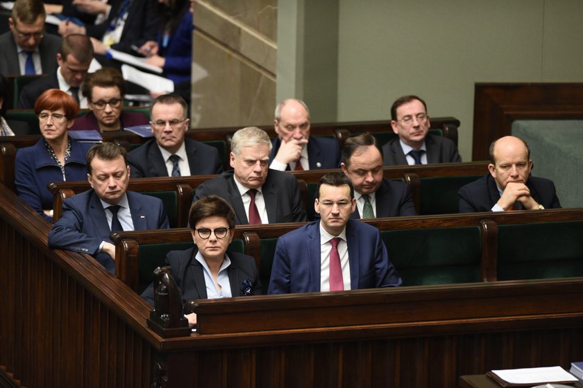 Kaczyński premierem zamiast Szydło?! Ujawniamy, kto może odejść z rządu!