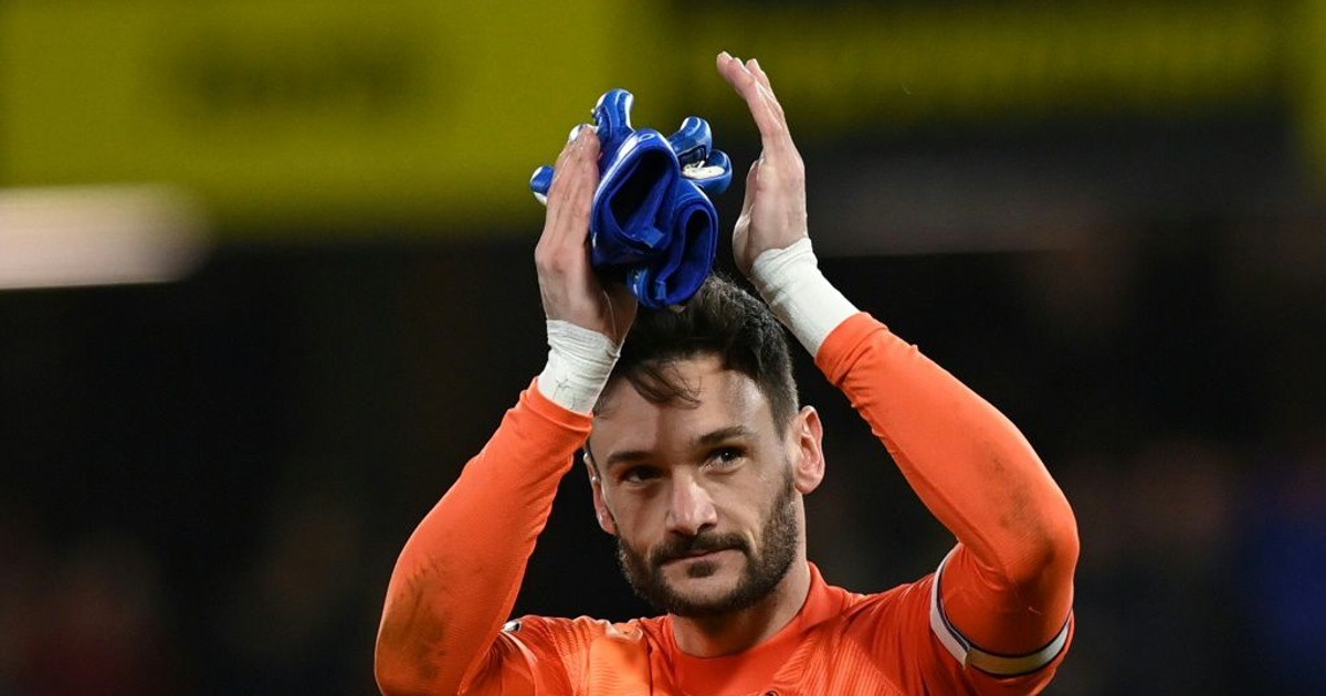 Hugo Lloris signs new contract at Tottenham