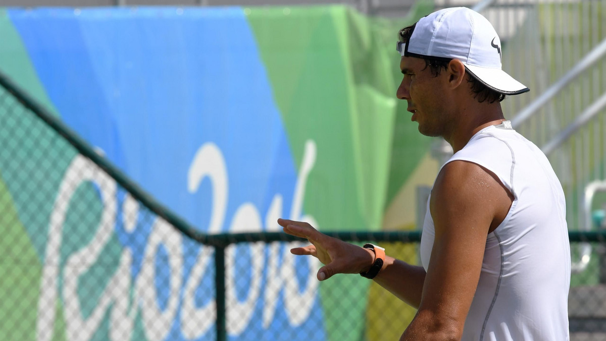 Kontuzjowany od końca maja hiszpański mistrz podjął decyzję w sprawie występu w olimpijskim turnieju w Brazylii. Zmagający się z urazem lewego nadgarstka Rafael Nadal zaprezentuje się w Rio nie tylko w singlu, ale także w deblu i mikście. - Jest ryzyko, ale od dwóch miesięcy nie miałem tak intensywnych treningów - powiedział 30-letni tenisista.