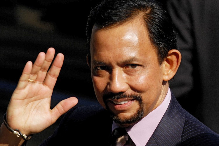 6. Sułtan Brunei Hassanal Bolkiah Mu'izzadin Waddaulah - jego majątek jest szacowany na 37,92 mld dol.