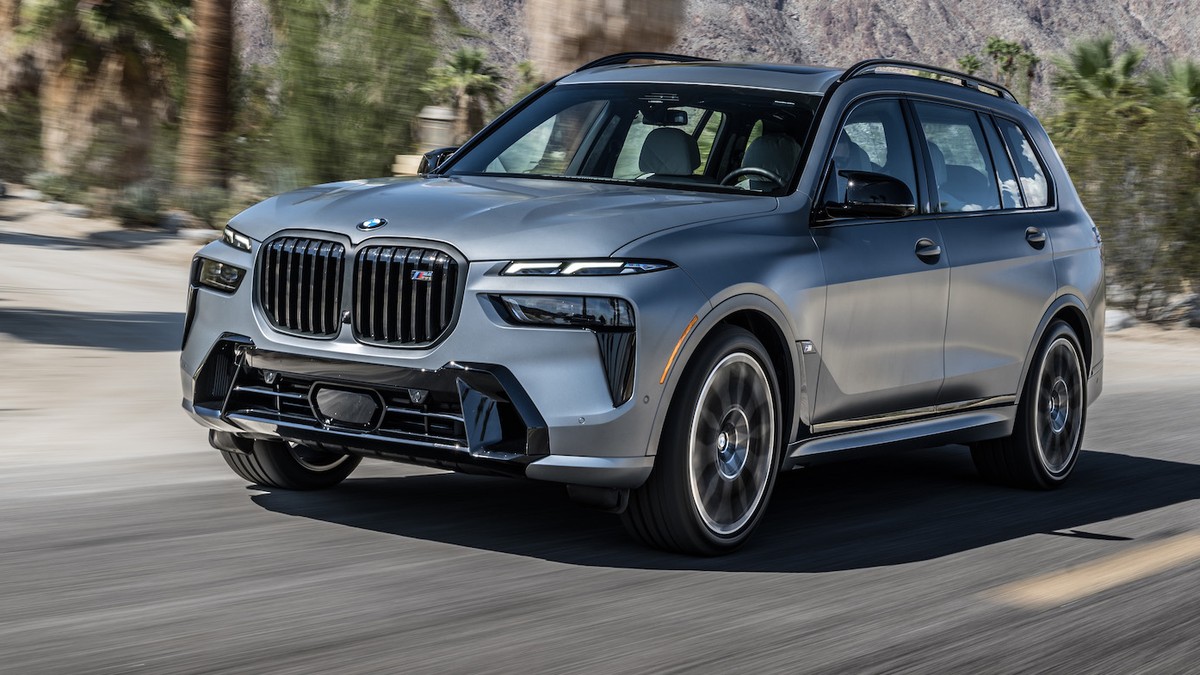 BMW X7 xDrive M60i to kolos na sportowych nogach. Test, pierwsza jazda