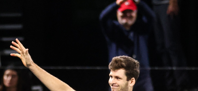 Hubert Hurkacz awansował do 1/8 finału turnieju ATP w Paryżu. Mecz trwał niespełna godzinę