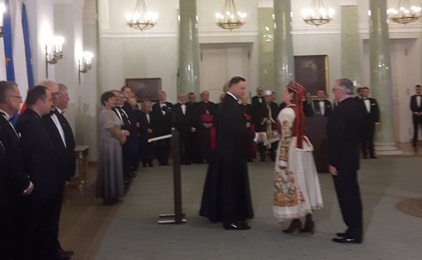 Co prezydent robi w sutannie? Zagadkowe zdjęcie Andrzeja Dudy