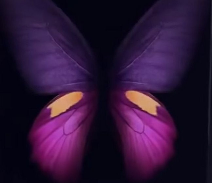 Ekran, tablet i telefon koji staje u džep