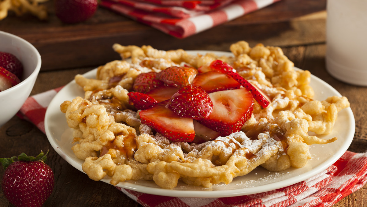 Funnel cake (smażone lane ciasto) - przepis krok po kroku