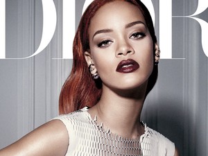 Rihanna villantós ruhában pózolgat
