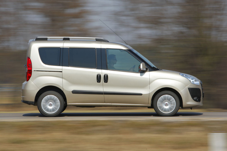 Fiat Doblo: Szminkowany van