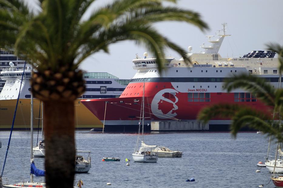 A hajó hatalmas /Fotó: AFP