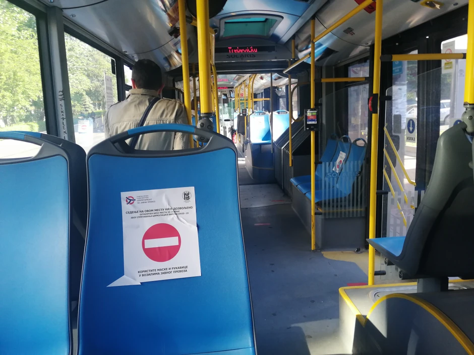 Sedišta na kojima nije dozvoljeno sedenje su obeležena