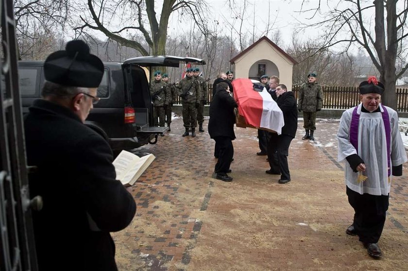 Pogrzeb żołnierza. Matka straciła już drugiego syna