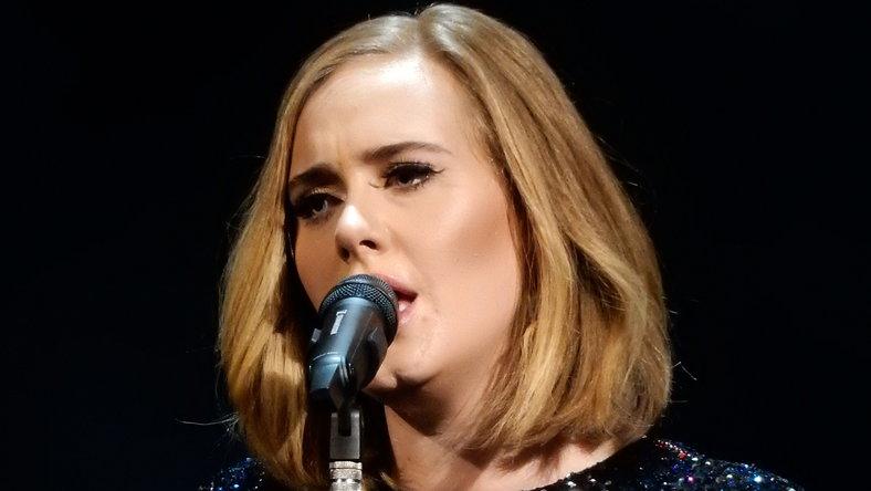 Adele sokat segített a toronyház leégésekor / Fotó: Northfoto