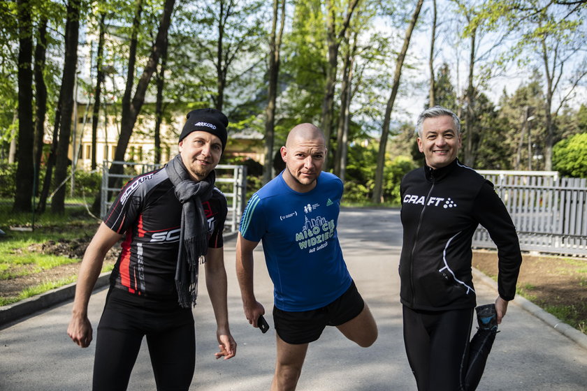 Ale się wyluzowali. Biedroń pozuje z ukochanym