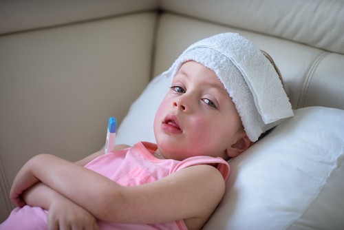 Herpangina: fájdalmas tünetek gyerekeknél és felnőtteknél